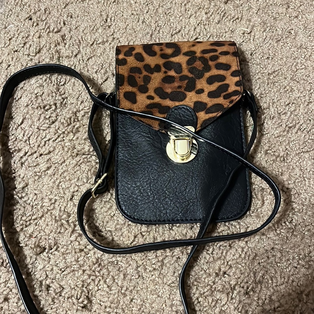 purse for your phone fits cards too